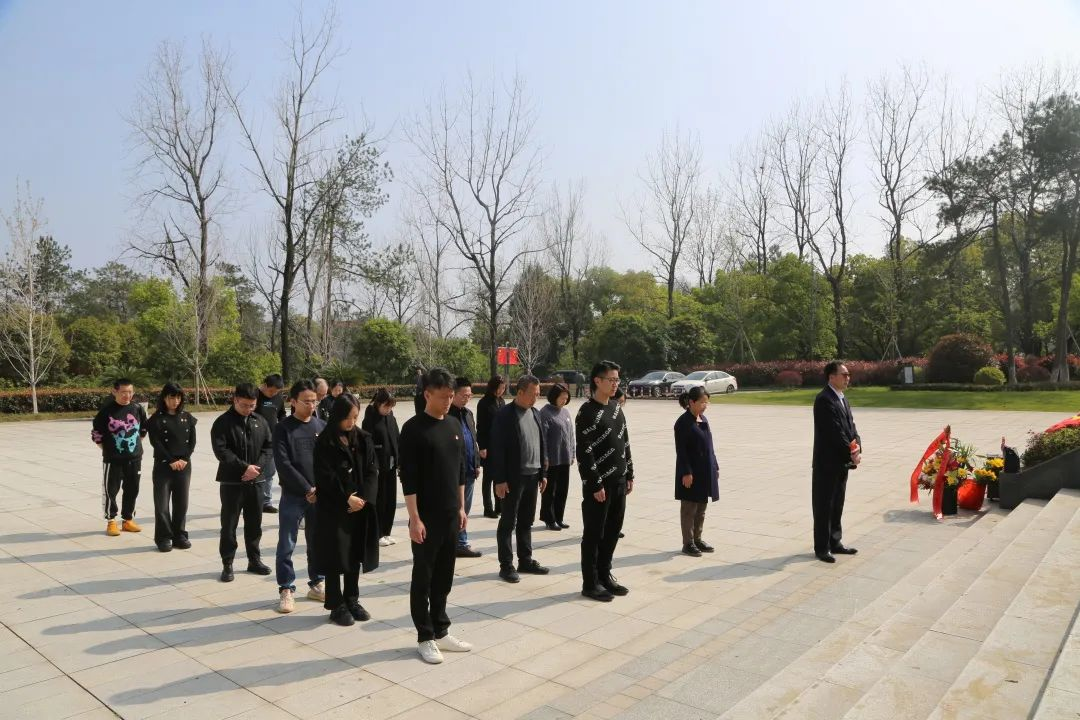 弘揚傳統(tǒng)精神，緬懷革命先烈 | 集團黨總支開展清明祭掃革命先烈活動
